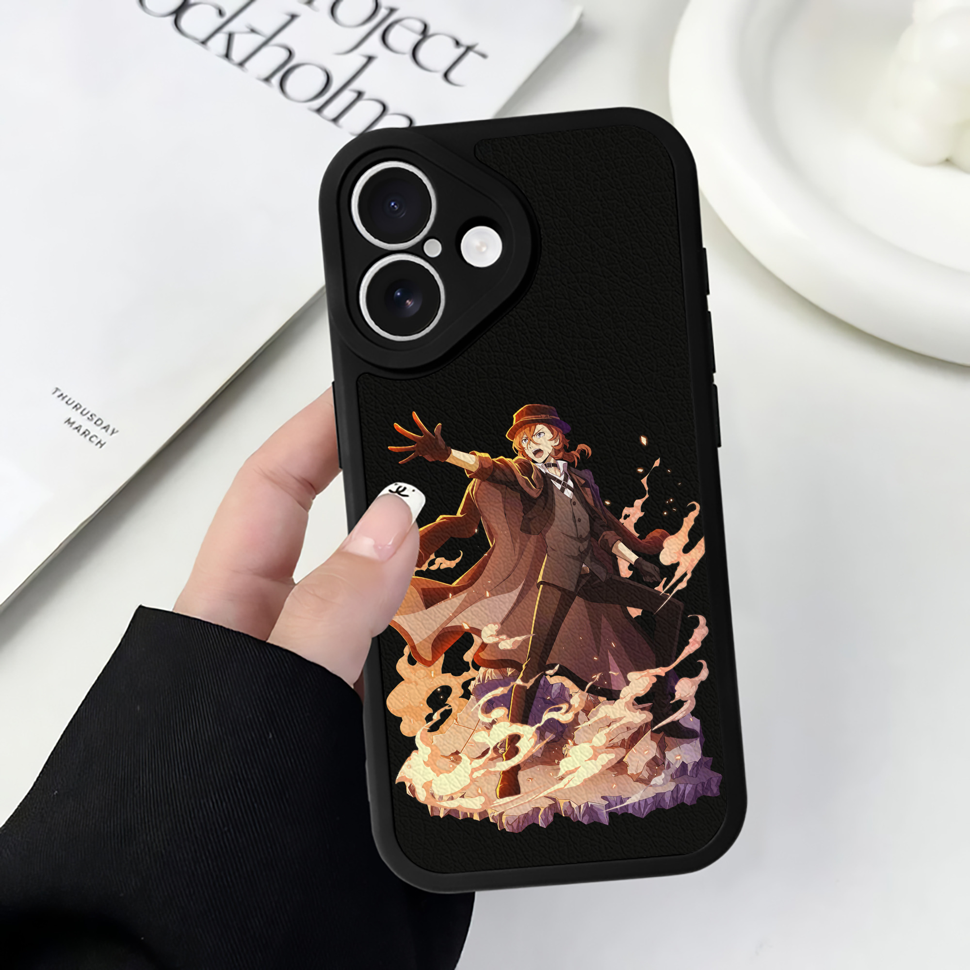 （画像用） 文豪ストレイドッグス Bungo Stray Dogs 【iPhone 16シリーズ対応】シリコンスマホケース（レザー調） 材質：シリコン